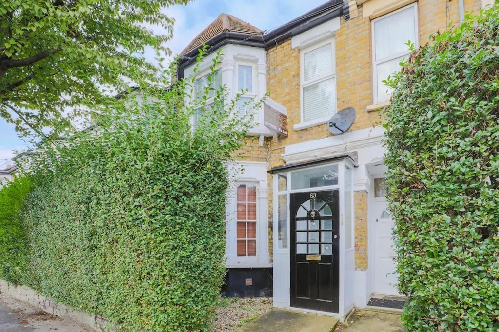 2 Bed Garden Flat Leyton Village Londýn Exteriér fotografie